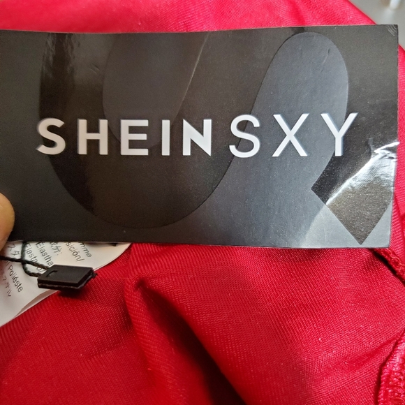 Shein Lace Insert Velvet Peplum Tee Size 2XL.Pit to pit approx: 21 inches Rig - Picture 5 of 8